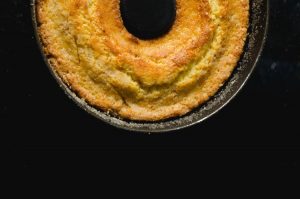 Leia mais sobre o artigo Bolo fácil de fubá de milho