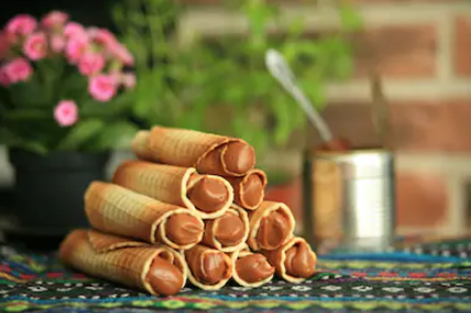 No momento, você está visualizando Cones de sorvete com Recheio de Doce de Leite Toya